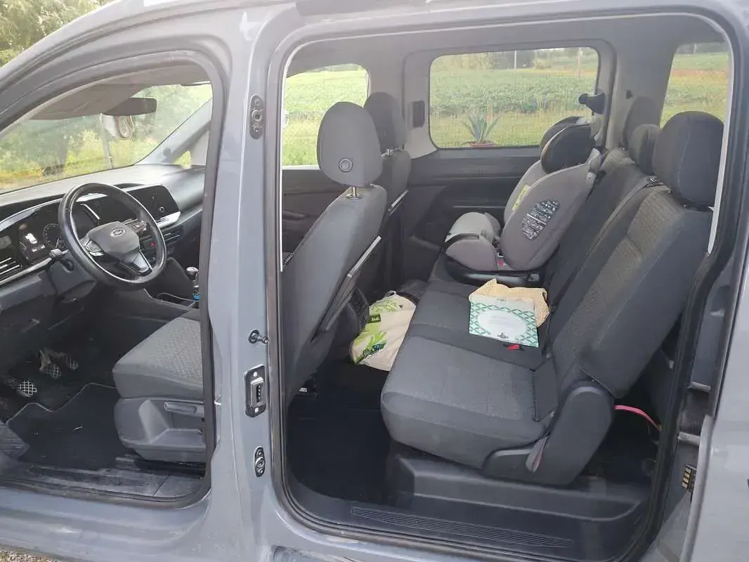 Usata Ford Tourneo Connect Titanium 120 CV (88 kW) 2024 Grigio Monovolume