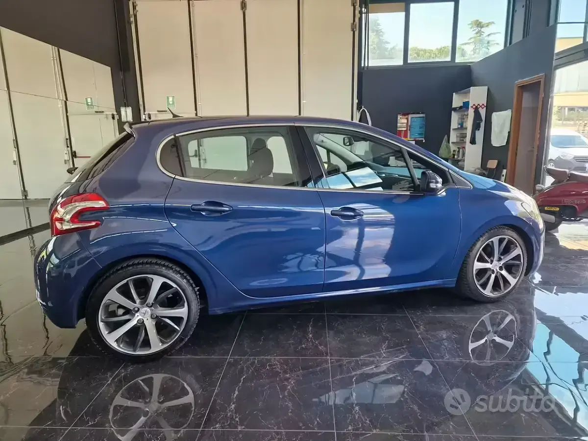 Usata Peugeot 208 Allure 115 CV (84 kW) 2012 Blu Utilitaria