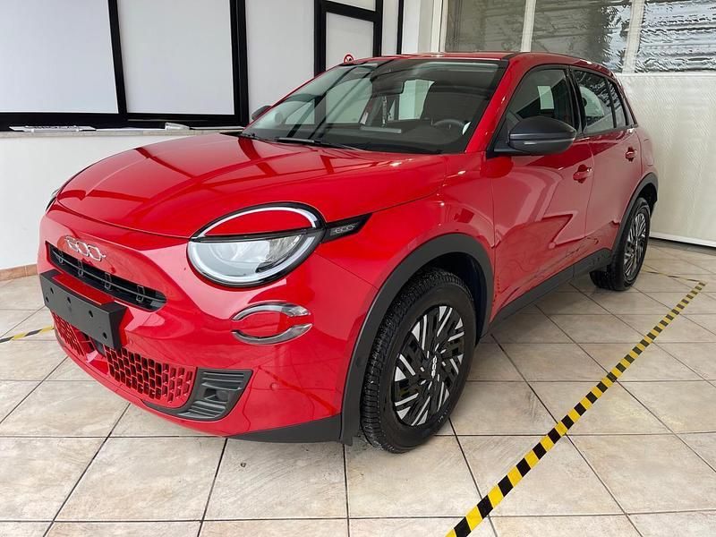 Usata Fiat 600 100 CV (73 kW) 2024 Rosso SUV