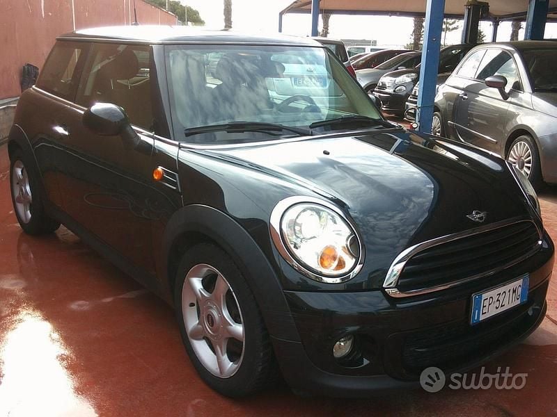 Usata Mini Cooper D 89 CV (65 kW) 2013 Nero Utilitaria