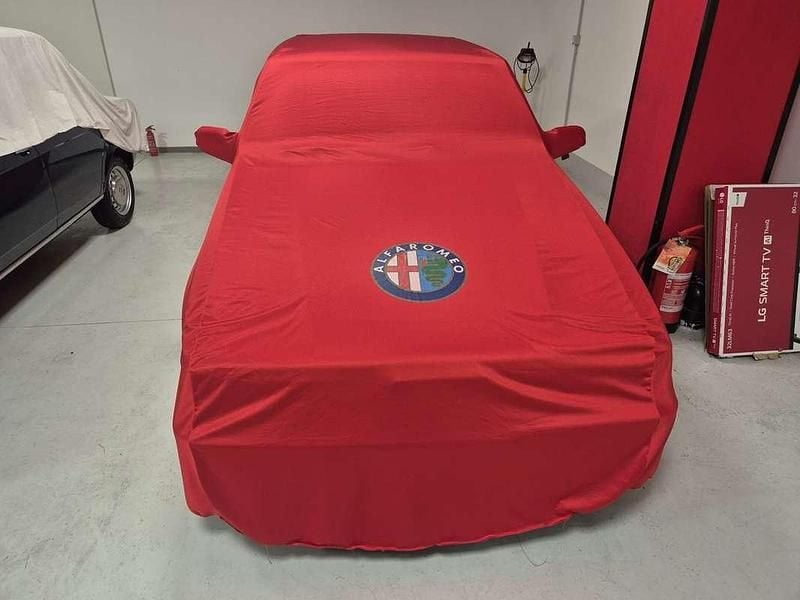 Usata Alfa Romeo 75 148 CV (108 kW) 1991 Grigio Berlina