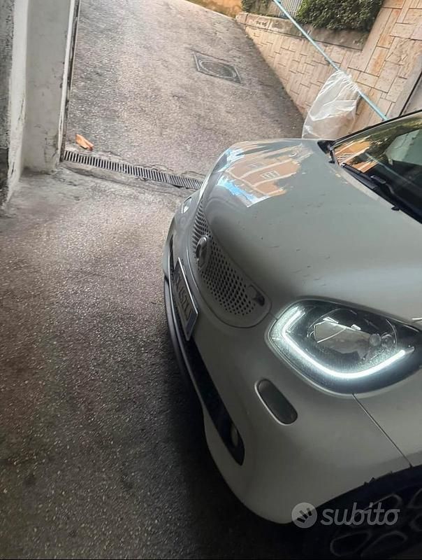 Usata Smart ForFour 90 CV (66 kW) 2016 Bianco Utilitaria