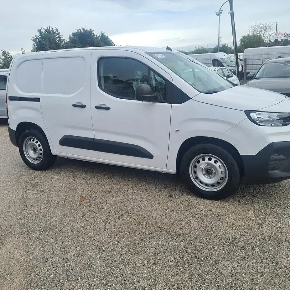 Nuova Fiat Doblò 101 CV (74 kW) 2026 Bianco Monovolume