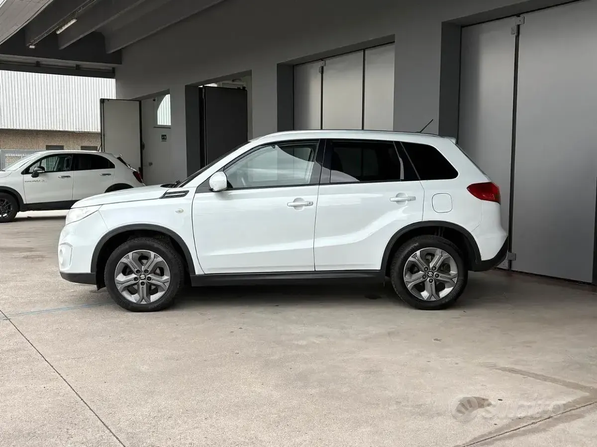 Usata Suzuki Vitara 120 CV (88 kW) 2015 Bianco SUV