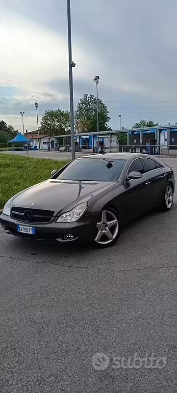 Usata Mercedes CLS320 224 CV (164 kW) 2007 Marrone Berlina