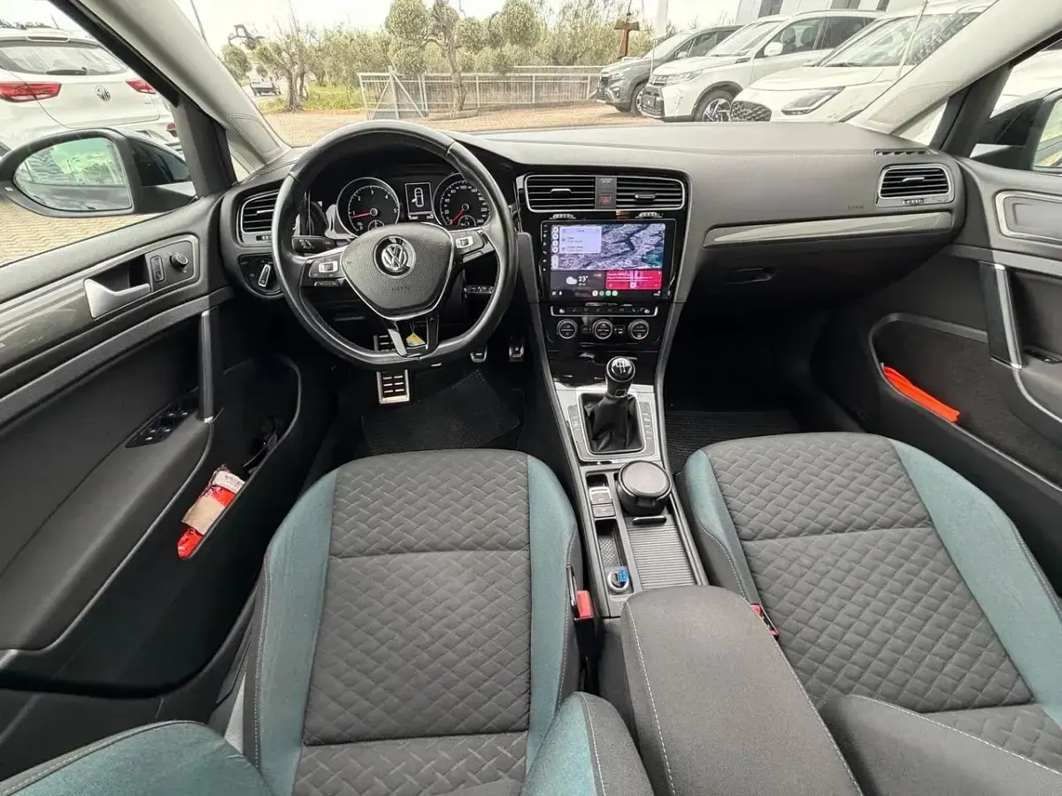 Używany VW Golf VII IQ Drive 116 KM (85 kW) 2019 Czarny Sedan/Limuzyna