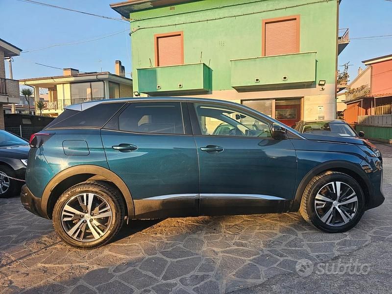 Usata Peugeot 3008 Allure 131 CV (96 kW) 2022 Blu SUV
