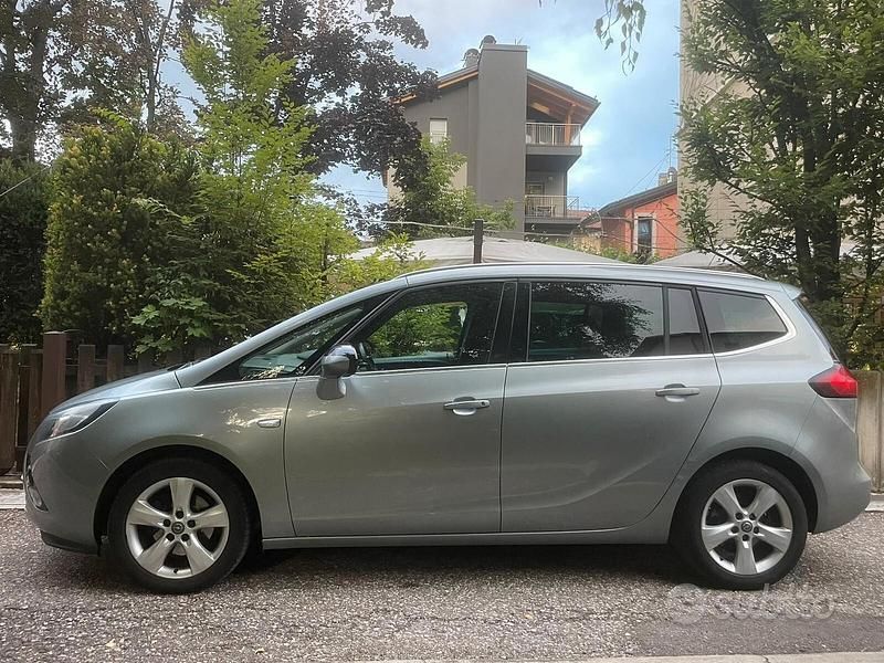 Usata Opel Zafira Tourer 110 CV (80 kW) 2012 Grigio Monovolume