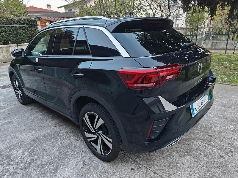 Usata VW T-Roc R-line 150 CV (110 kW) 2024 Nero SUV