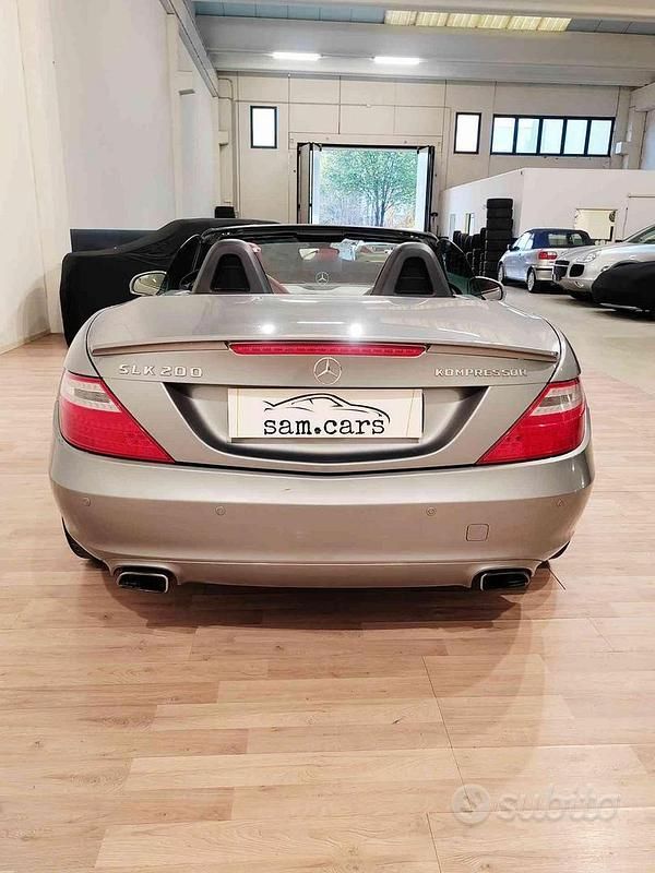 Usata Mercedes SLK200 185 CV (136 kW) 2011 Grigio Cabrio