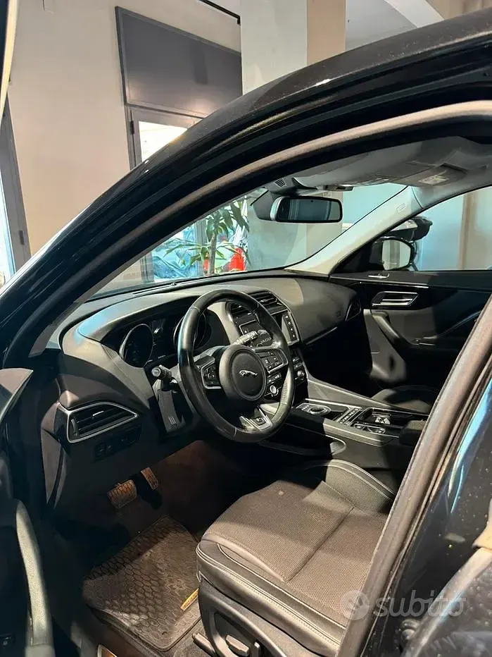 Usata Jaguar F-Pace 180 CV (132 kW) 2018 Nero SUV