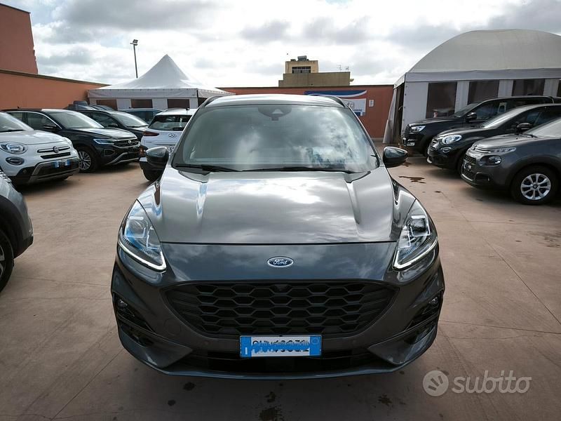 Usata Ford Kuga ST-Line 150 CV (110 kW) 2021 Grigio SUV