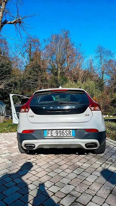 Usata Volvo V40 CC Ocean Race 120 CV (88 kW) 2016 Bianco Station wagon