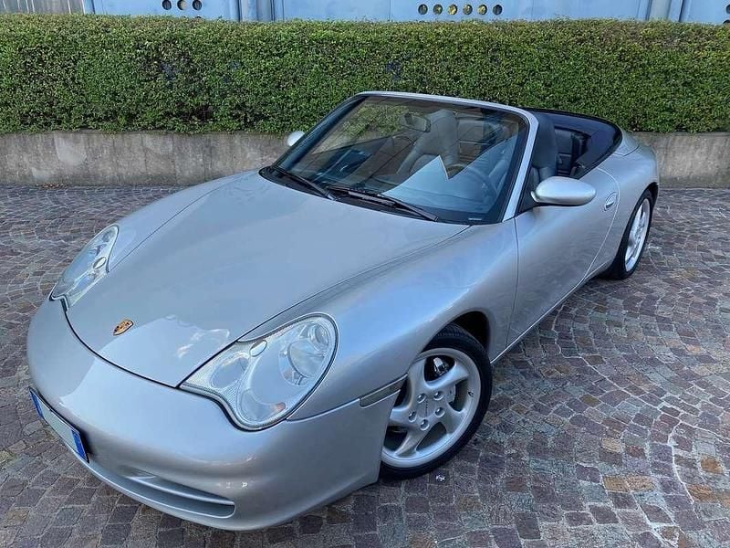 Usata Porsche 911 Carrera 4 Cabriolet 320 CV (235 kW) 2002 Grigio Cabrio