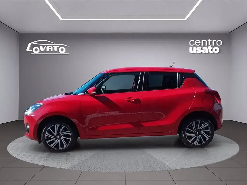Usata Suzuki Swift 83 CV (61 kW) 2023 Rosso Utilitaria