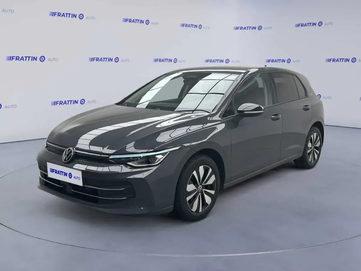 Usata VW Golf VIII Life 116 CV (85 kW) 2025 Utilitaria