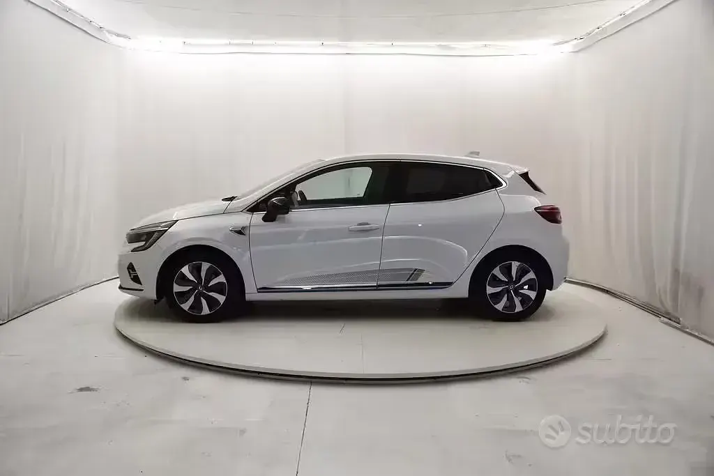 Usata Renault Clio V 140 CV (102 kW) 2021 Bianco Berlina