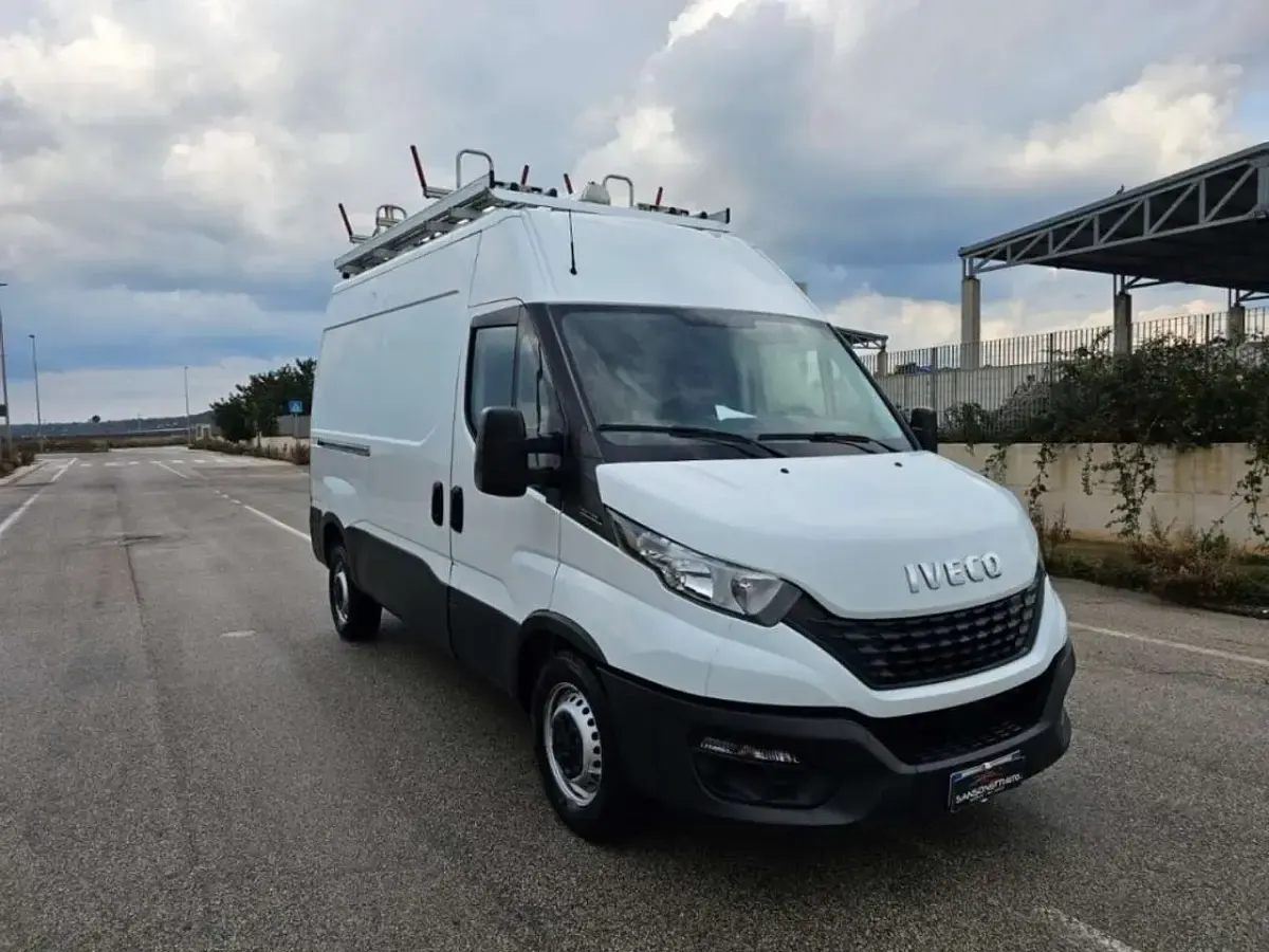 Usata Iveco Daily 116 CV (85 kW) 2020 Bianco Furgone