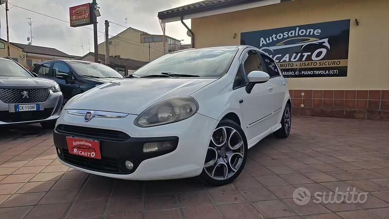 Usata Fiat Punto Evo Dynamic 75 CV (55 kW) 2010 Bianco Utilitaria