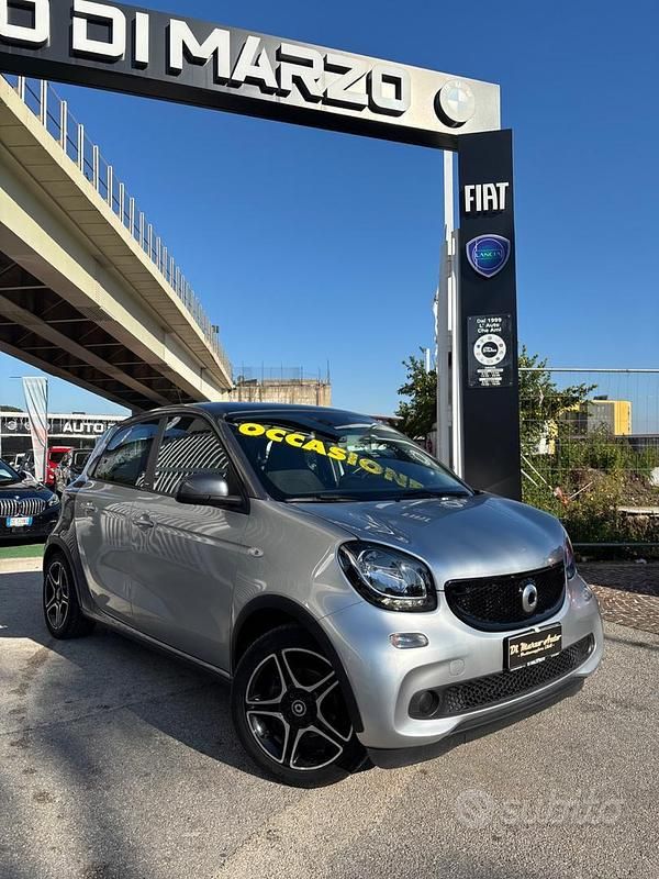 Usata Smart ForFour Passion 89 CV (65 kW) 2017 Grigio Utilitaria