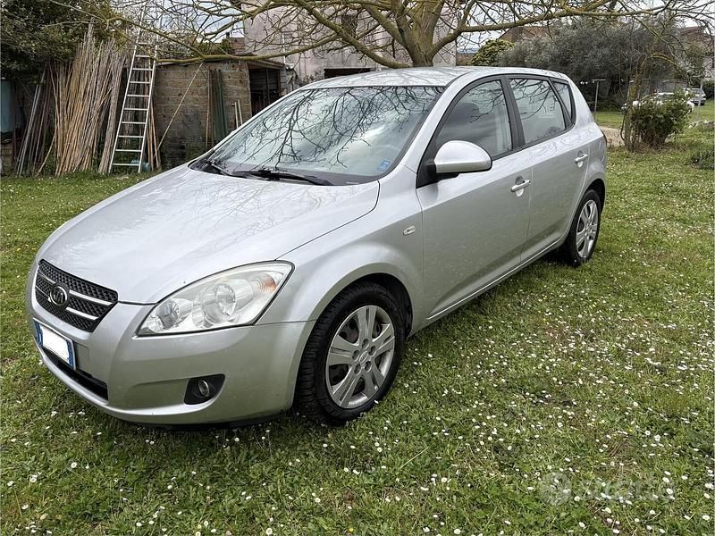 Usata Kia Ceed 115 CV (84 kW) 2008 Grigio Utilitaria