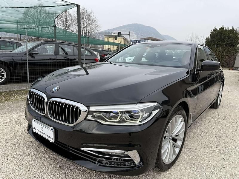 Usata BMW 520 Luxury Line 190 CV (139 kW) 2017 Nero Berlina