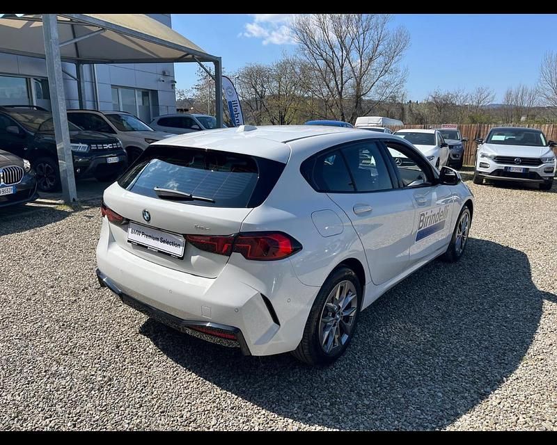 Usata BMW 118 149 CV (109 kW) 2024 Alpinweiss iii pastello Utilitaria