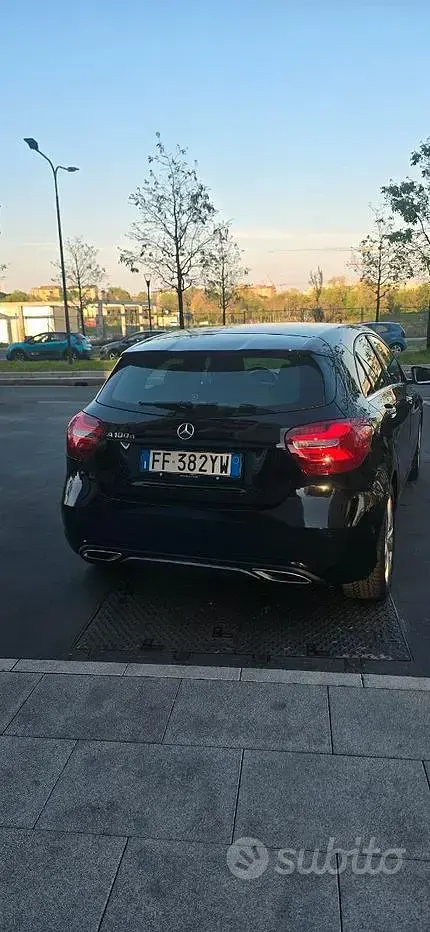 Usata Mercedes A180 109 CV (80 kW) 2016 Nero Utilitaria
