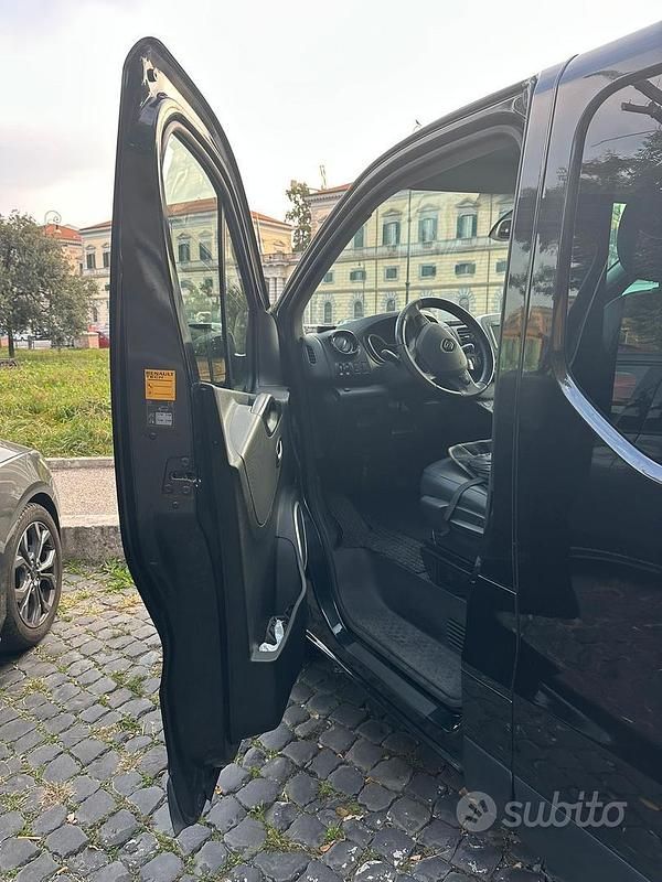 Usata Renault Trafic 80 CV (58 kW) 2020 Nero Monovolume