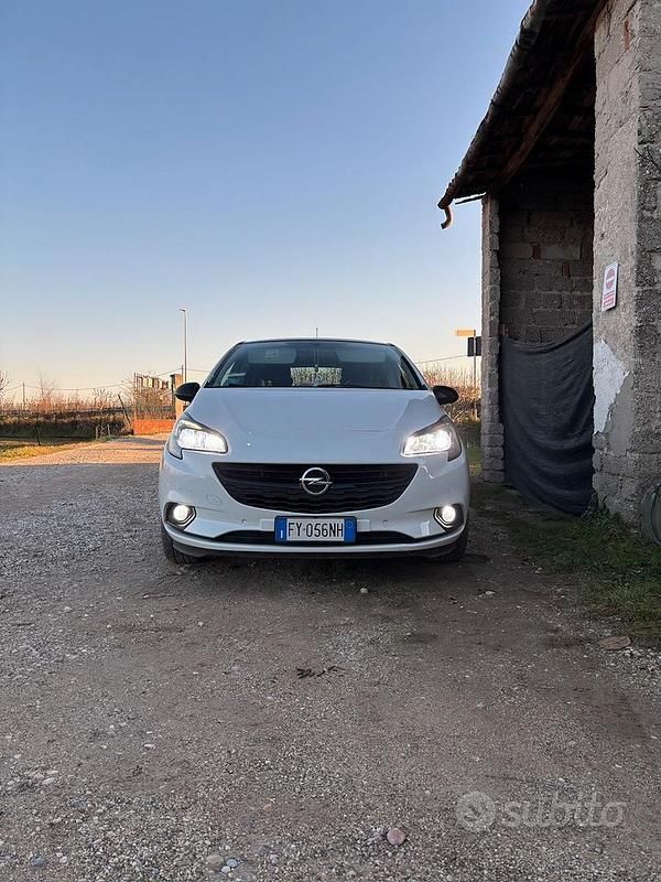 Usata Opel Corsa 90 CV (66 kW) 2019 Bianco Berlina