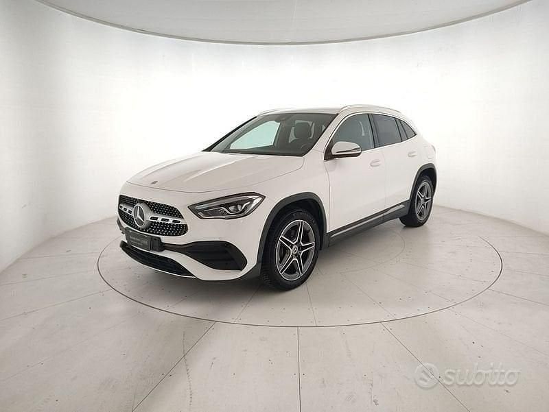 Bianco Usata 2022 Mercedes GLA250 Premium SUV | 33.700 € (Buon prezzo) - Immagine 1/4