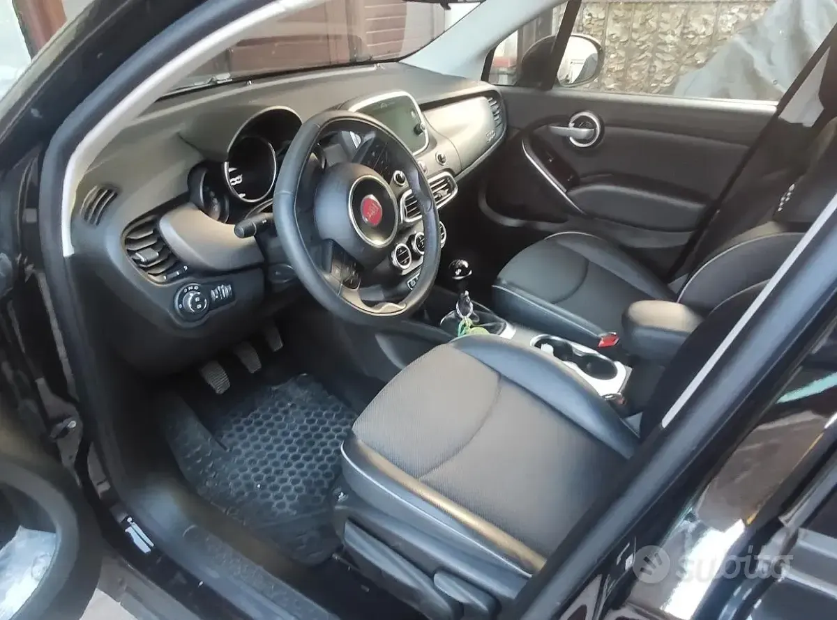 Usata Fiat 1600 Cross 120 CV (88 kW) 2018 Nero Utilitaria