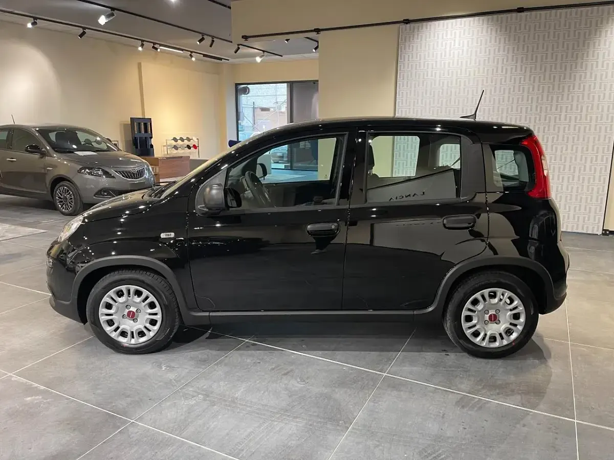 Usata Fiat Panda S 70 CV (51 kW) 2024 Nero cinema (pastello) Utilitaria