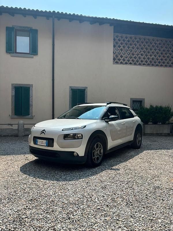 Bianco Usata 2016 Citroën C4 PureTech SUV | 7200 € (Buon prezzo) - Immagine 1/4