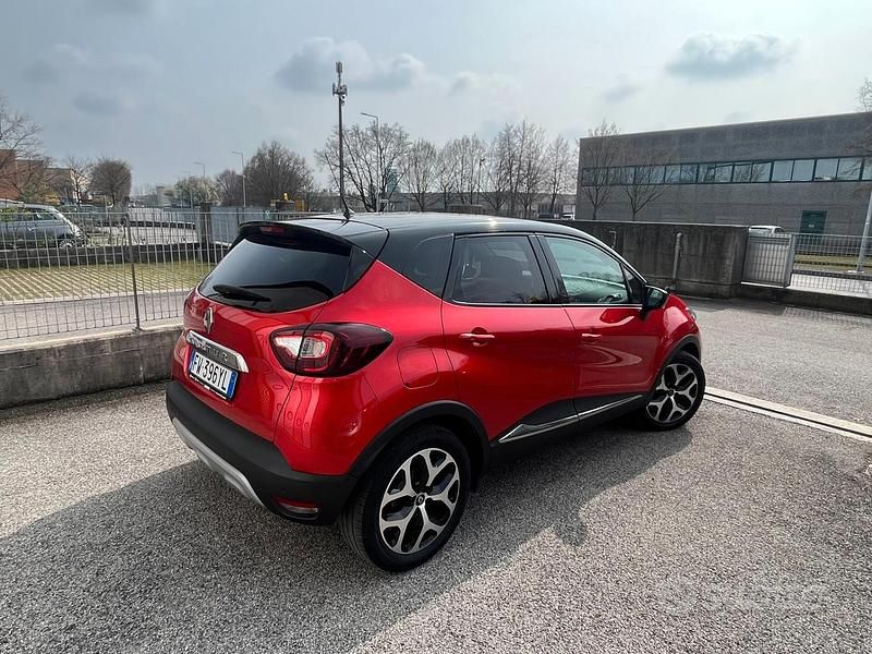 Usata Renault Captur 90 CV (66 kW) 2019 Rosso SUV