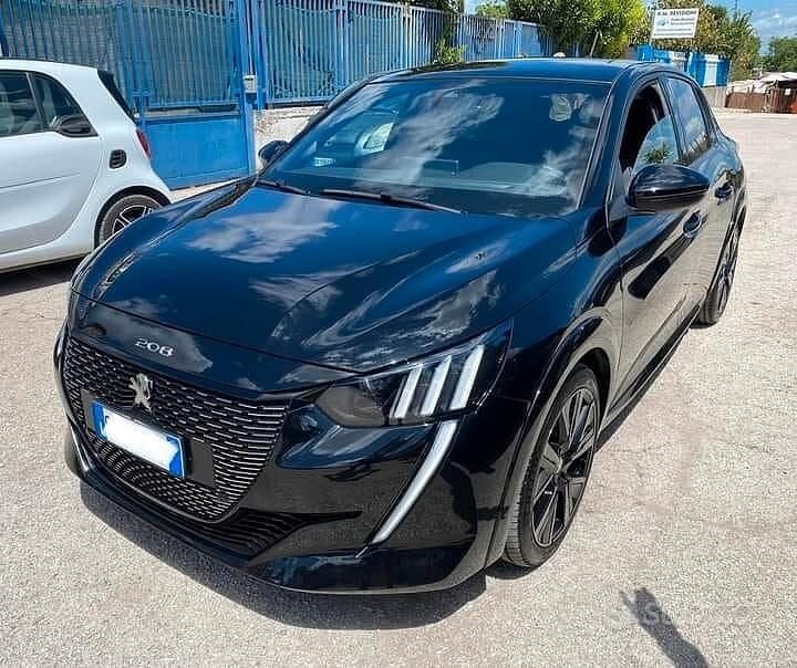 Usata Peugeot 208 GT 102 CV (75 kW) 2023 Nero Utilitaria