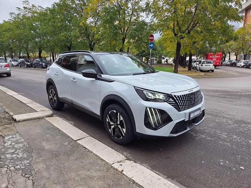 Usata Peugeot 2008 Allure 131 CV (96 kW) 2024 Bianco SUV