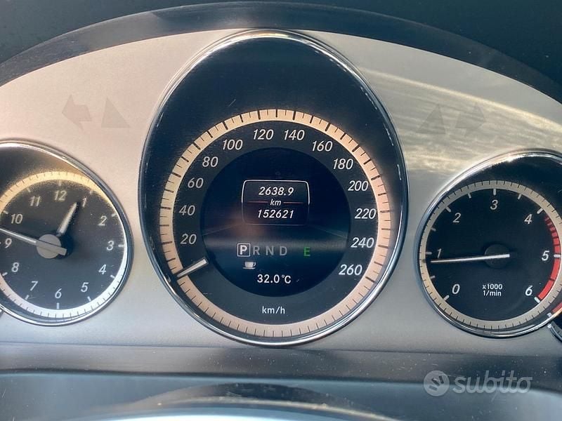 Usata Mercedes E220 170 CV (125 kW) 2013 Bianco Cabrio