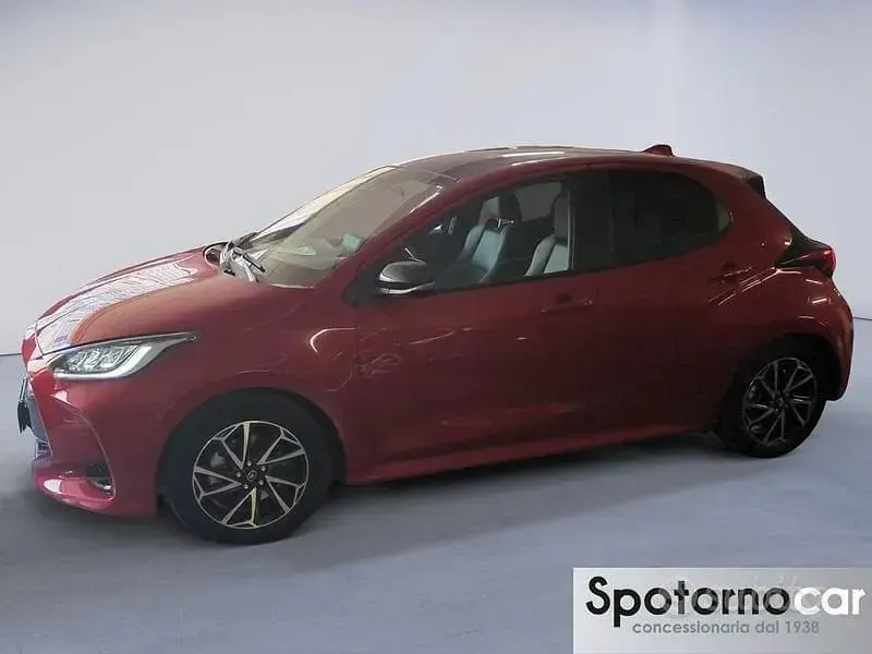 Usata Toyota Yaris Hybrid Lounge 116 CV (85 kW) 2022 Rosso Berlina