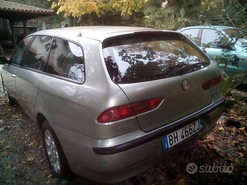 Usata Alfa Romeo 156 140 CV (102 kW) 2000 Verde Station wagon