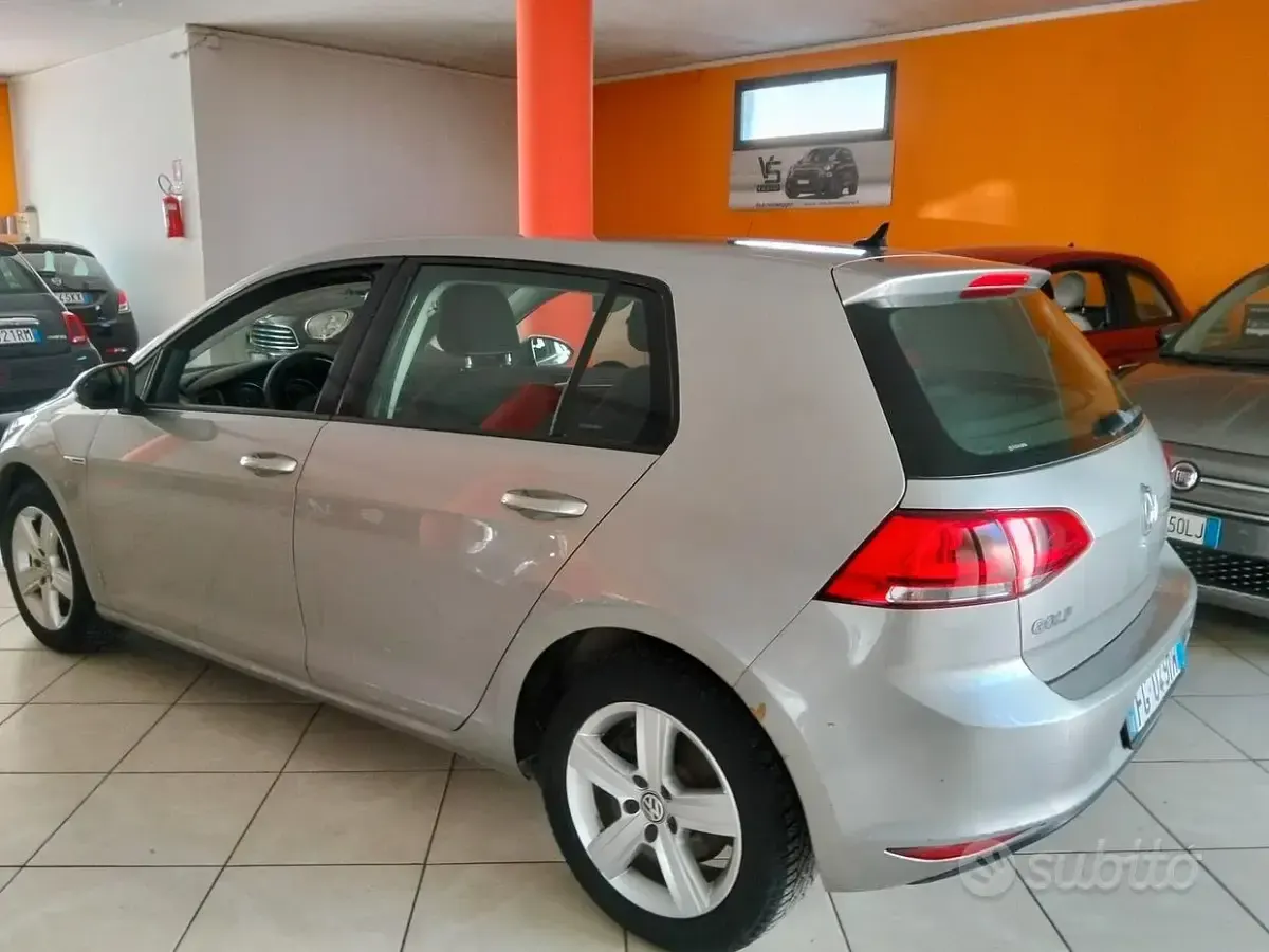 Używany VW Golf VII Highline 110 KM (80 kW) 2016 Szary Sedan/Limuzyna