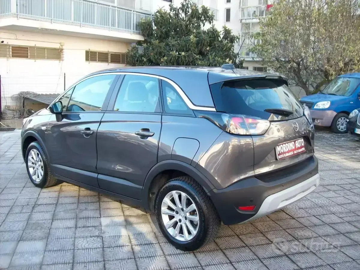 Usata Opel Crossland S 120 CV (88 kW) 2022 Grigio SUV