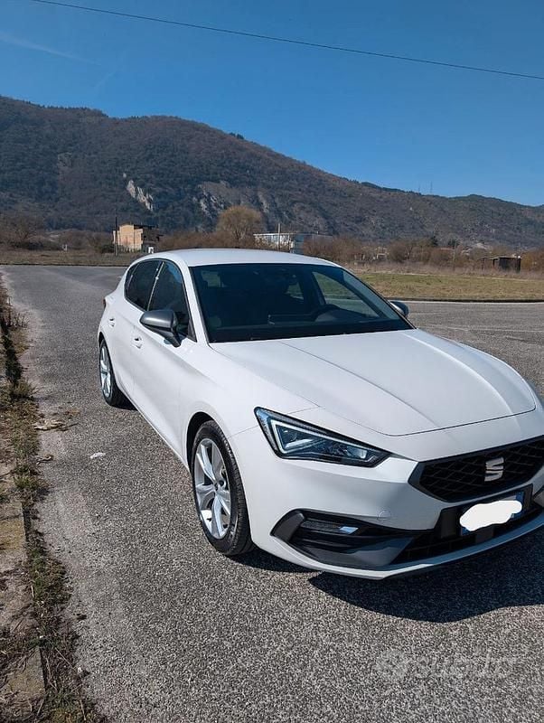 Gebraucht Seat Leon FR 110 PS (80 kW) 2022 Weiß Limousine