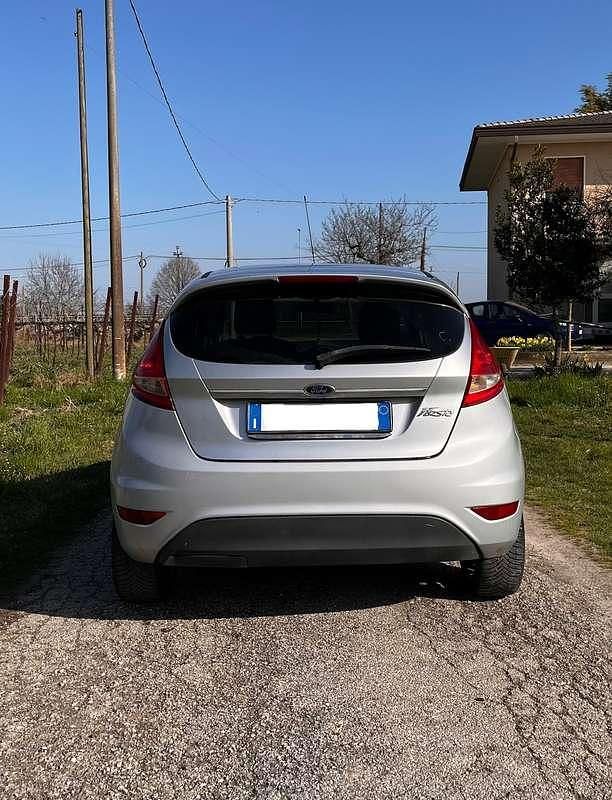 Usata Ford Fiesta Titanium 92 CV (67 kW) 2011 Utilitaria