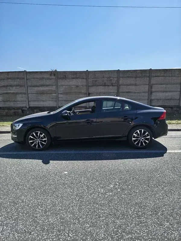 Usata Volvo S60 120 CV (88 kW) 2017 Nero Berlina