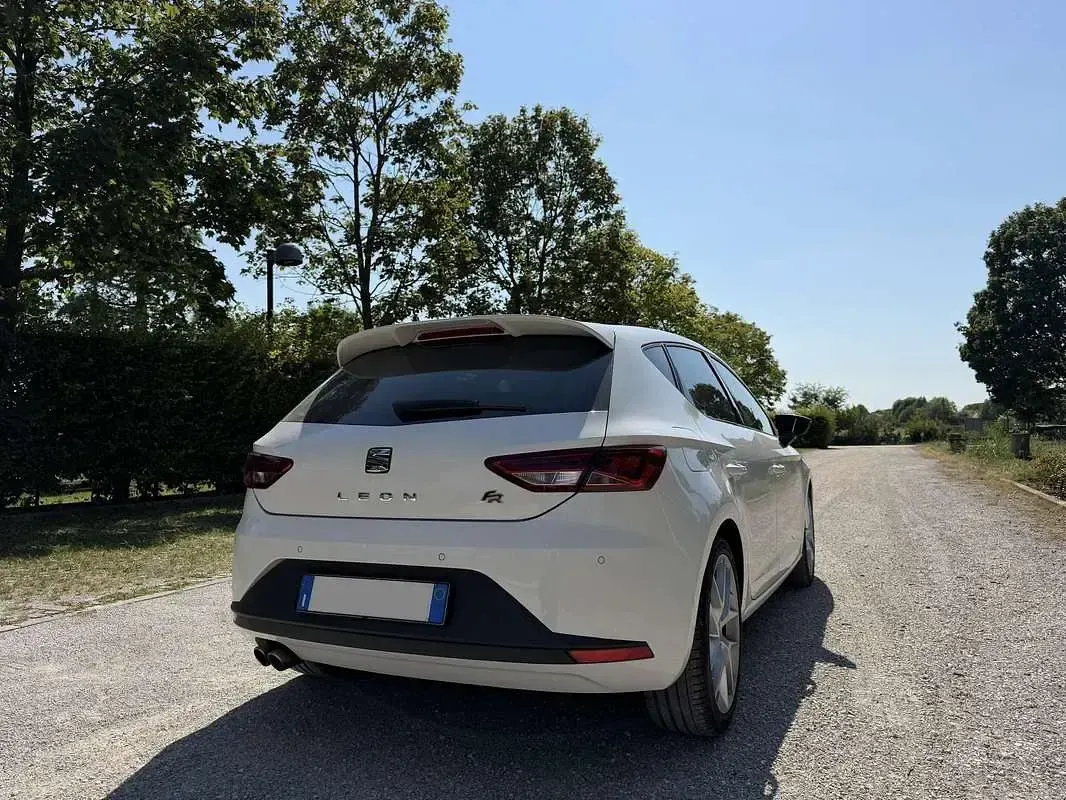 Usata Seat Leon FR 150 CV (110 kW) 2015 Berlina