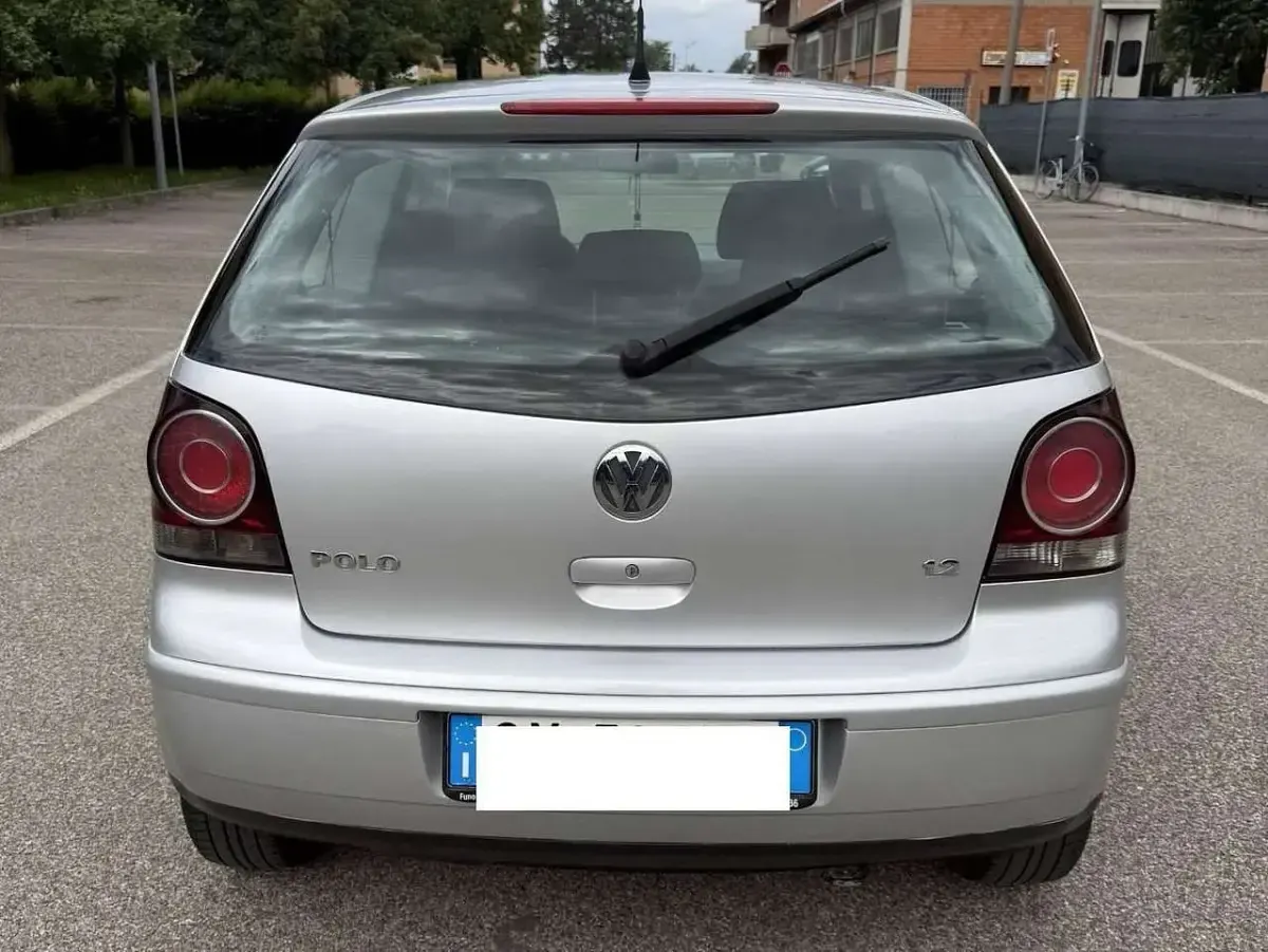 Usata VW Polo 64 CV (47 kW) 2005 Argento Utilitaria