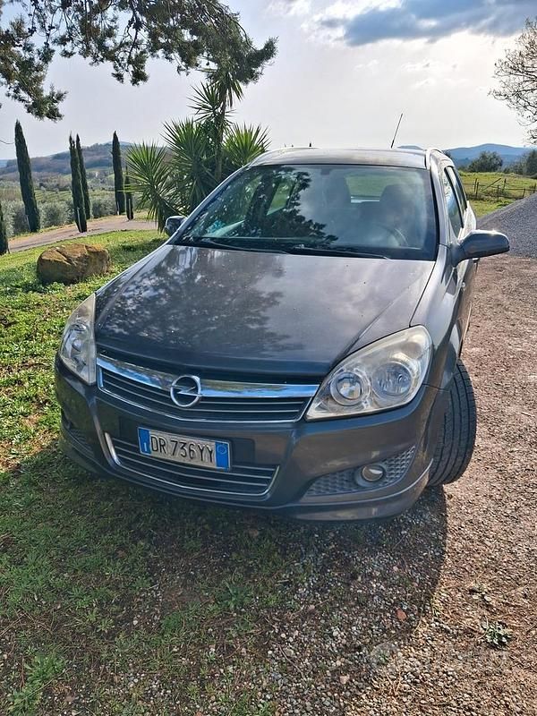 Usata Opel Astra Cosmo 110 CV (80 kW) 2008 Grigio Station wagon