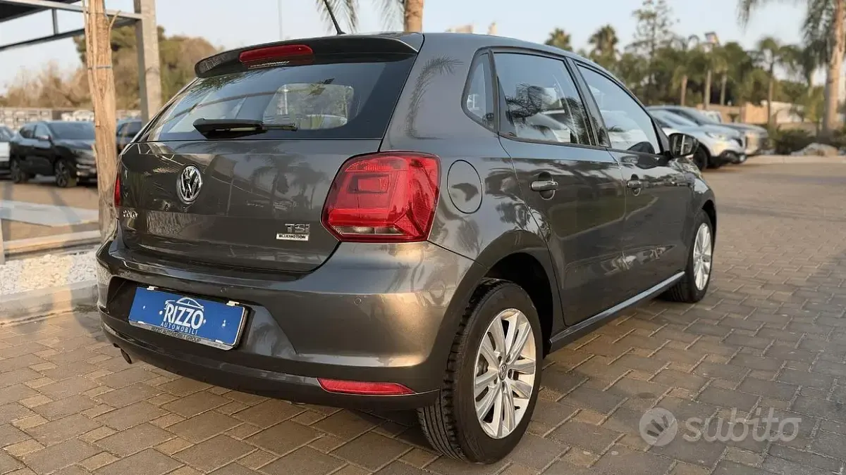 Usata VW Polo 90 CV (66 kW) 2017 Grigio Berlina