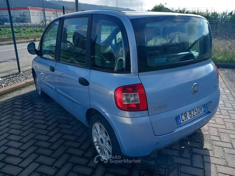 Usata Fiat Multipla Dynamic 92 CV (67 kW) 2004 Blu/azzurro Monovolume